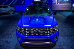2019 Ford Expedition Limited MAX 4x2 by Good Boy Daisy - Rendering
