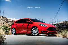 2014 Ford Focus Fitted With 19 Inch BD-3’s in Silver 	