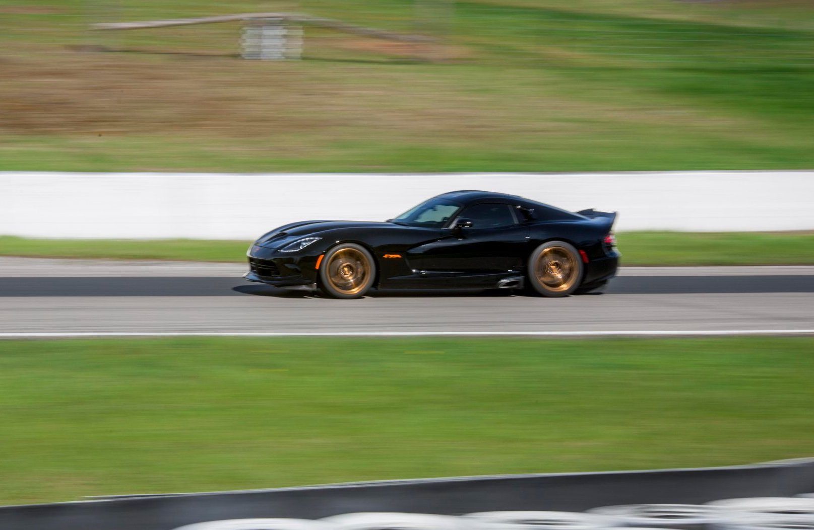 2016 Dodge Viper | Simon's Deviate Motoring Black Viper TA on Forgeline One Piece Forged Monoblock GTD1-Viper Wheels