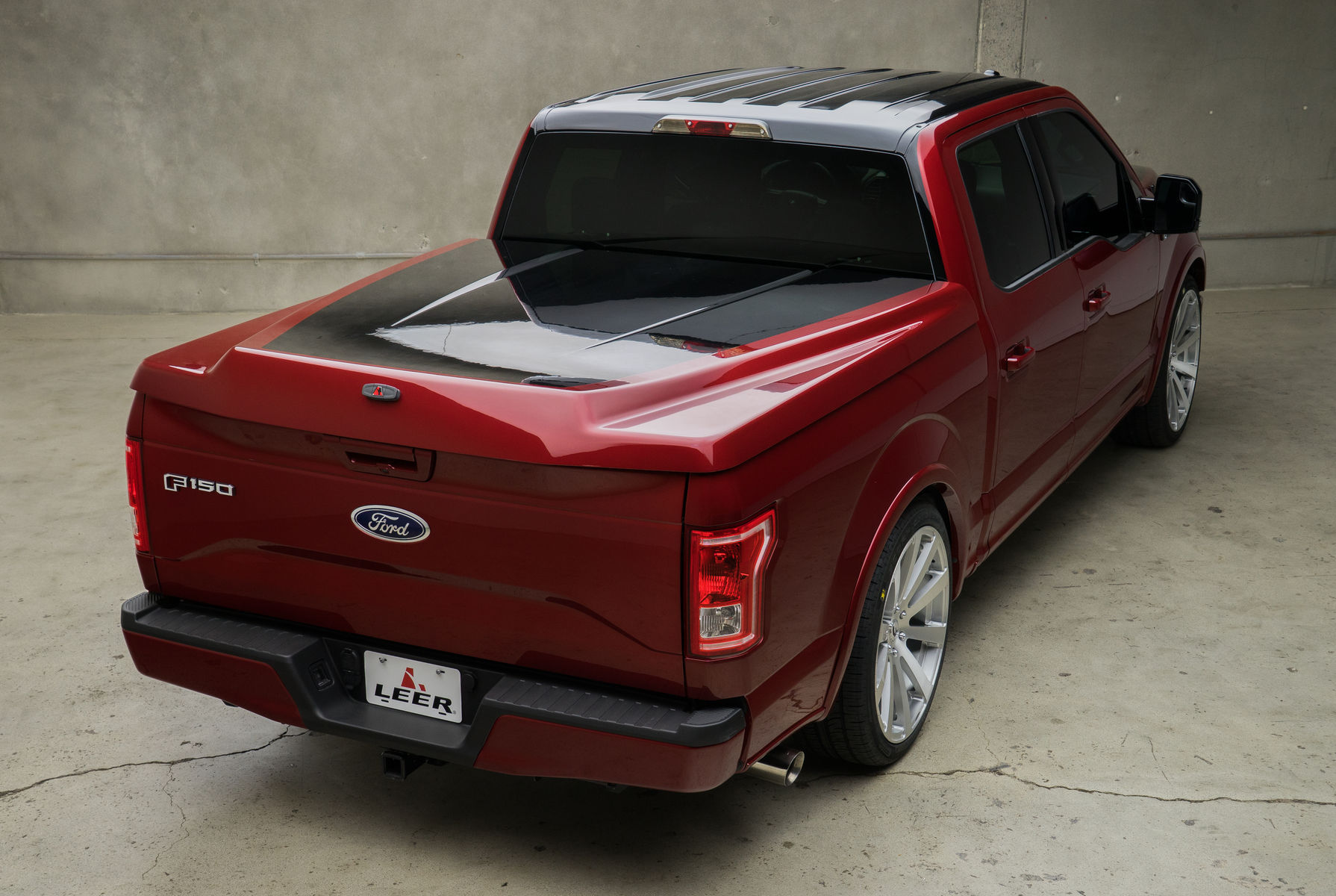 2015 Ford F-150 | 2015 Leer Ford F-150