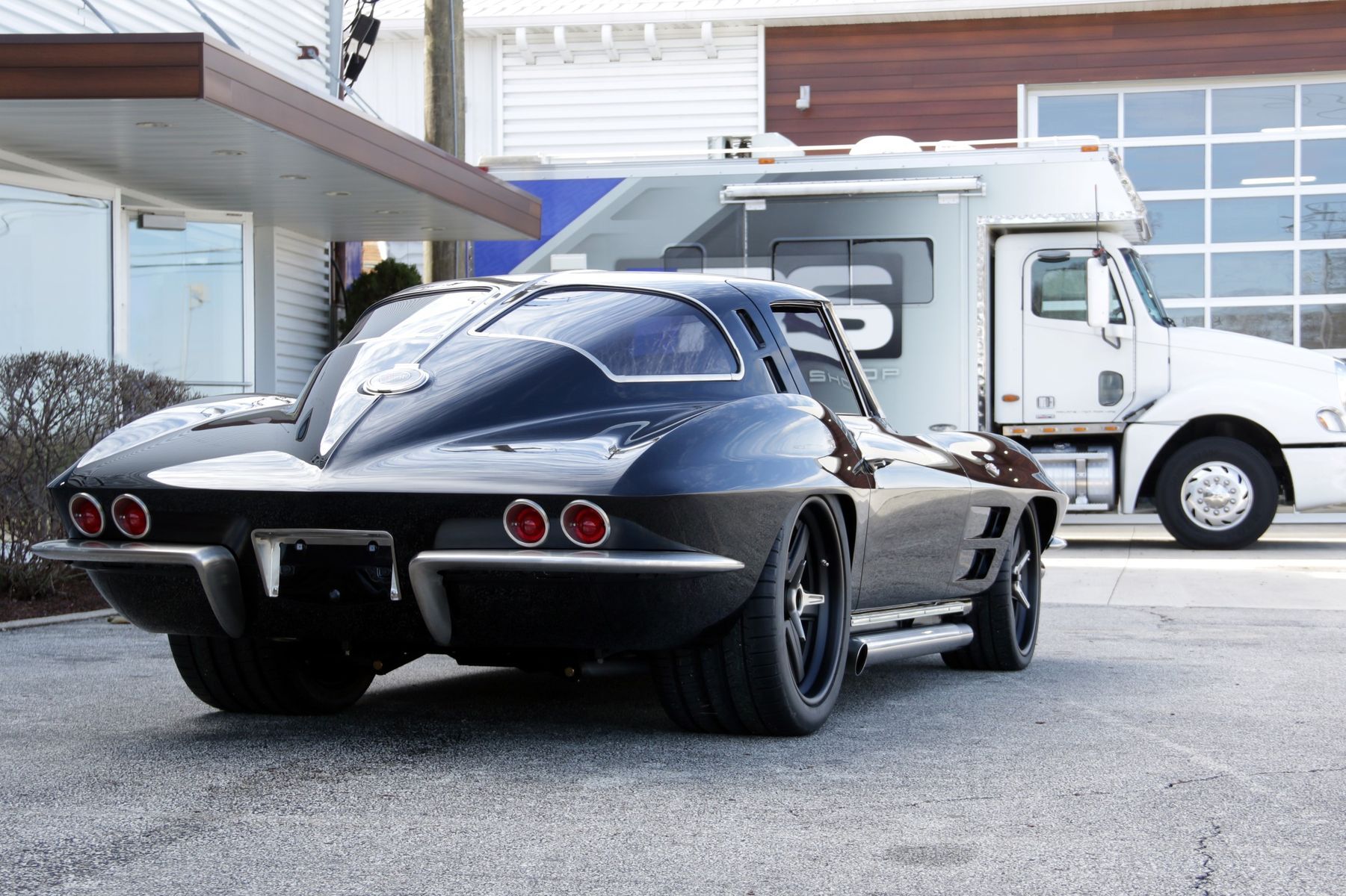 1963 Chevrolet Corvette Stingray | Mark's Roadster Shop '63 Corvette on Center Locking Forgeline RS6 Wheels