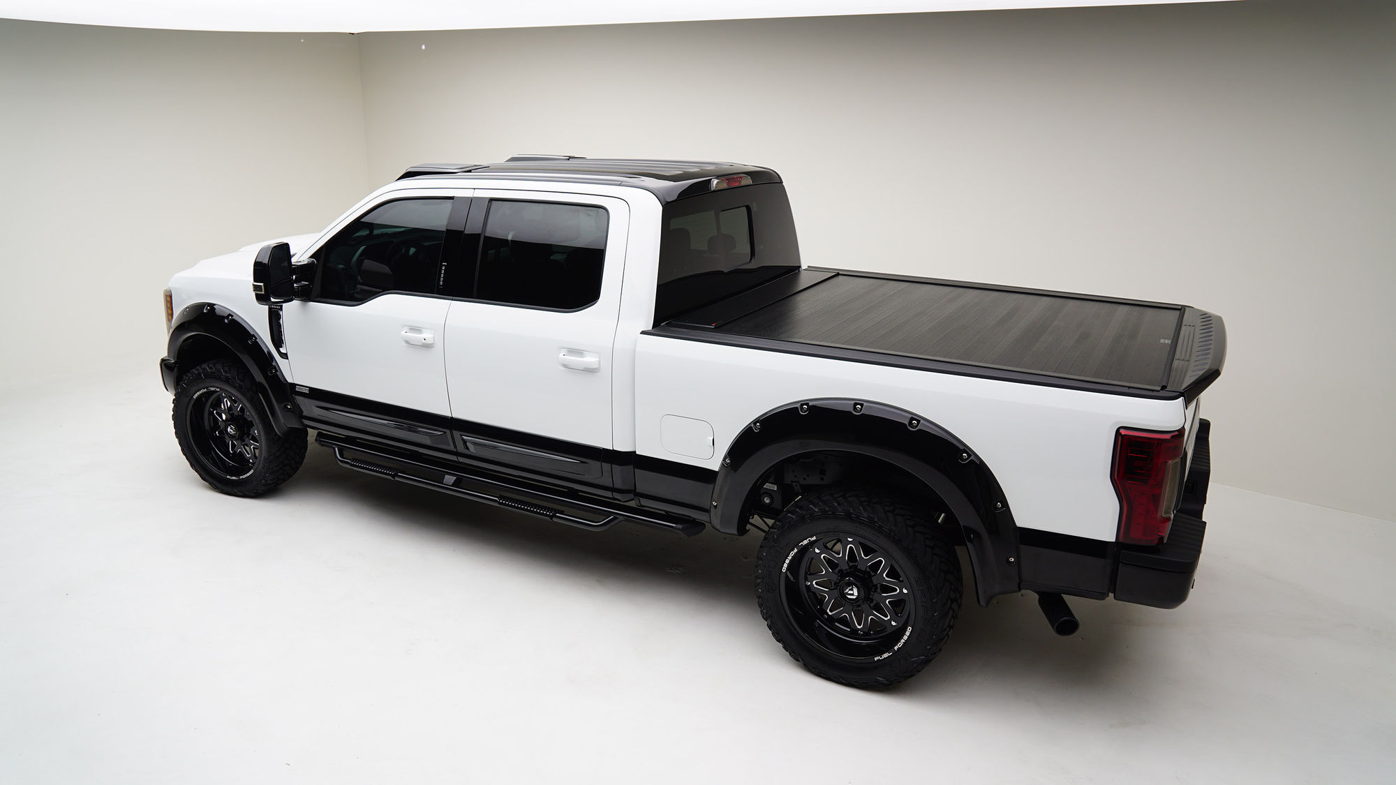 2017 Ford F-250 | 2017 Ford F-250 Super Duty 4x2 Lariat Crew Cab by Airdesign USA - Tonneau Cover #FordSEMA