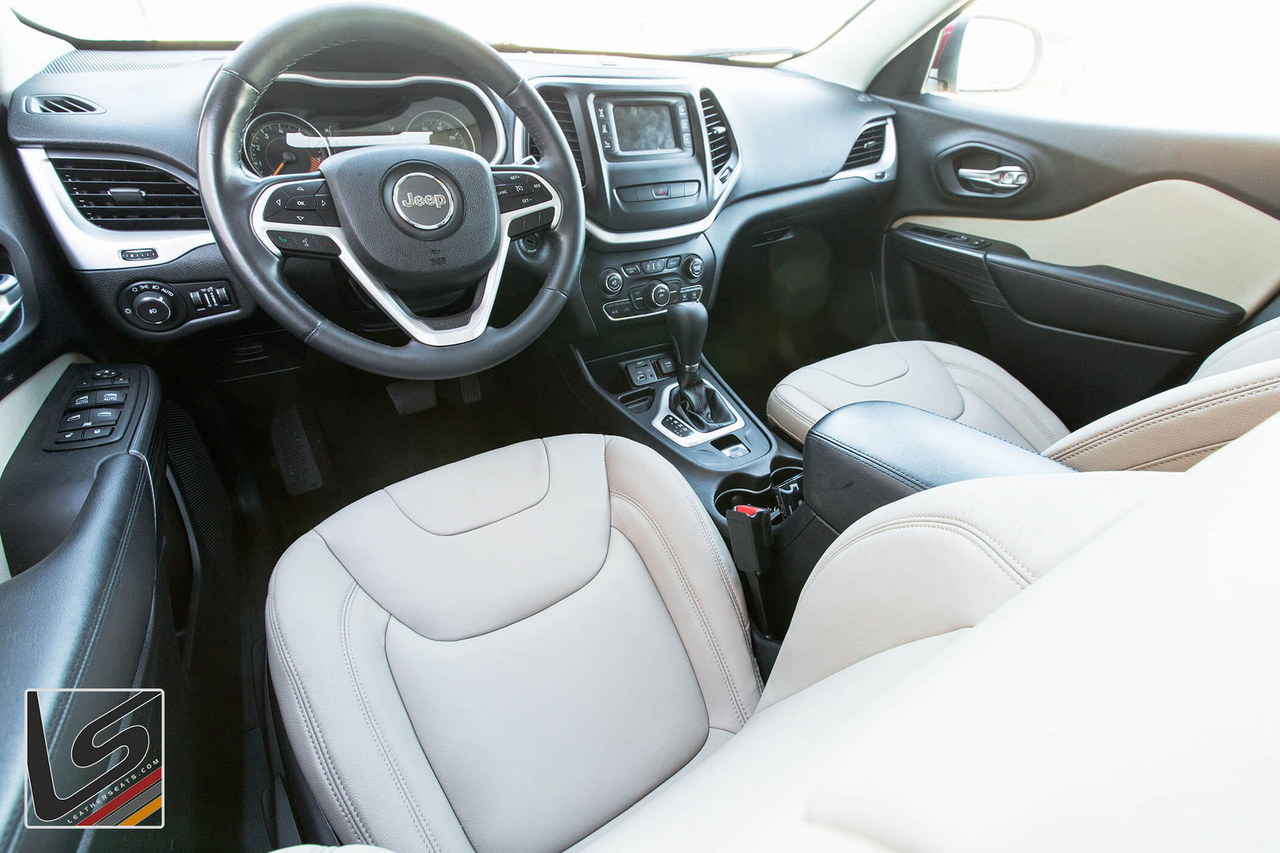 2015 Jeep Cherokee | 2015 Jeep Cherokee Interior By LeatherSeats.com