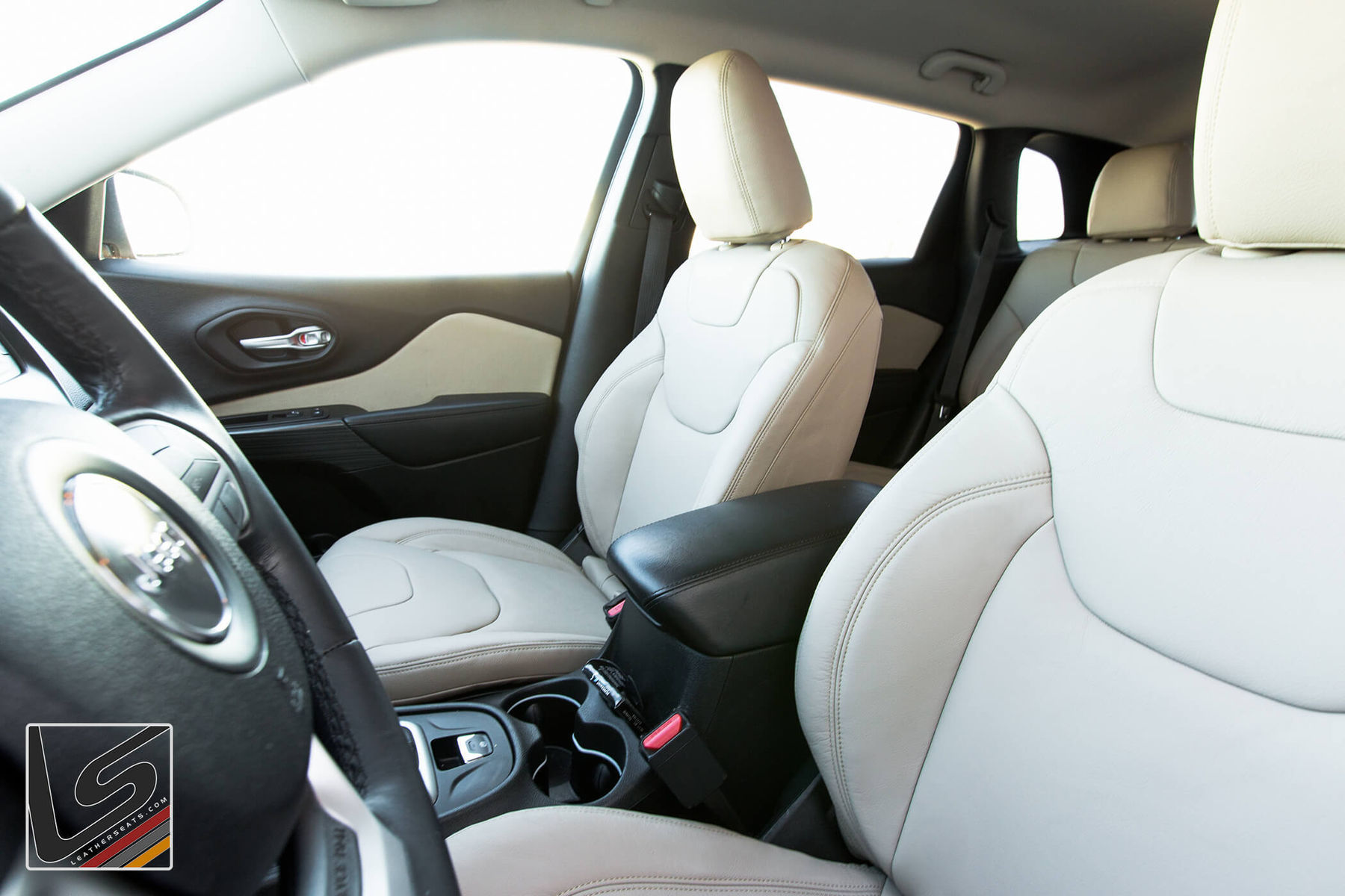 2015 Jeep Cherokee | 2015 Jeep Cherokee Interior By LeatherSeats.com