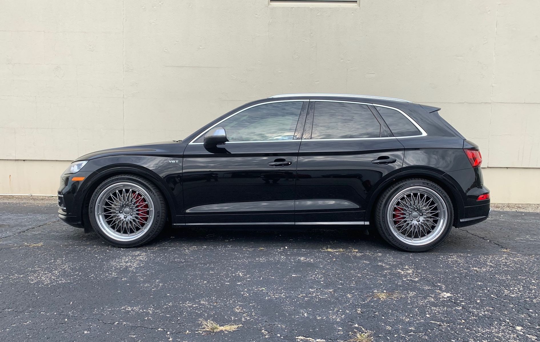 2020 Audi SQ5 | Black Audi SQ5 on Forgeline Forged Three Piece LS3C Wheels