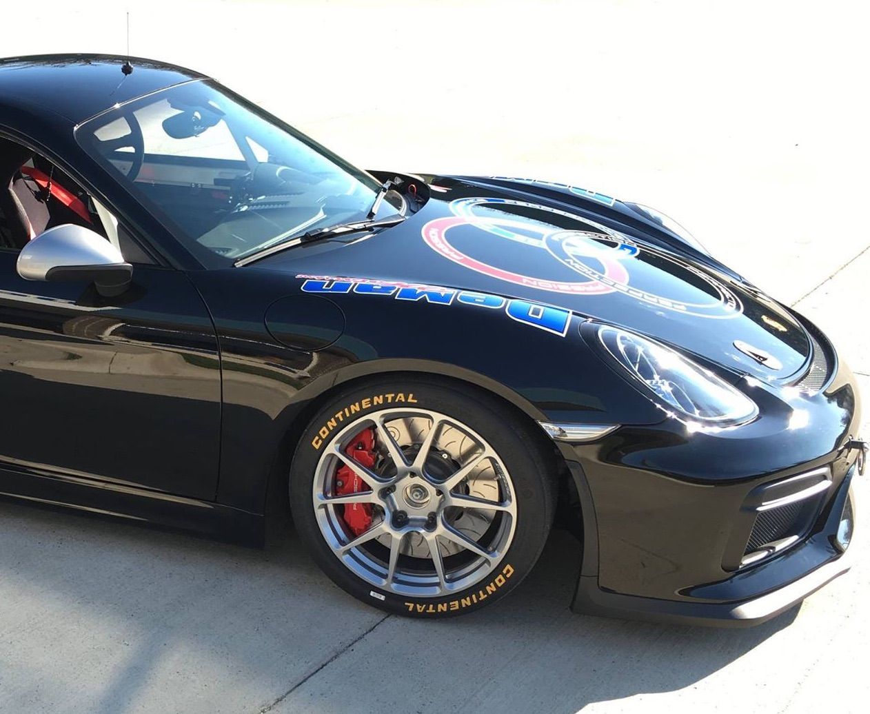2016 Porsche Cayman | DeMan Motorsport Porsche Cayman GT4-R on Forgeline One Piece Forged Monoblock GS1R Wheels - Passenger Front Wheel
