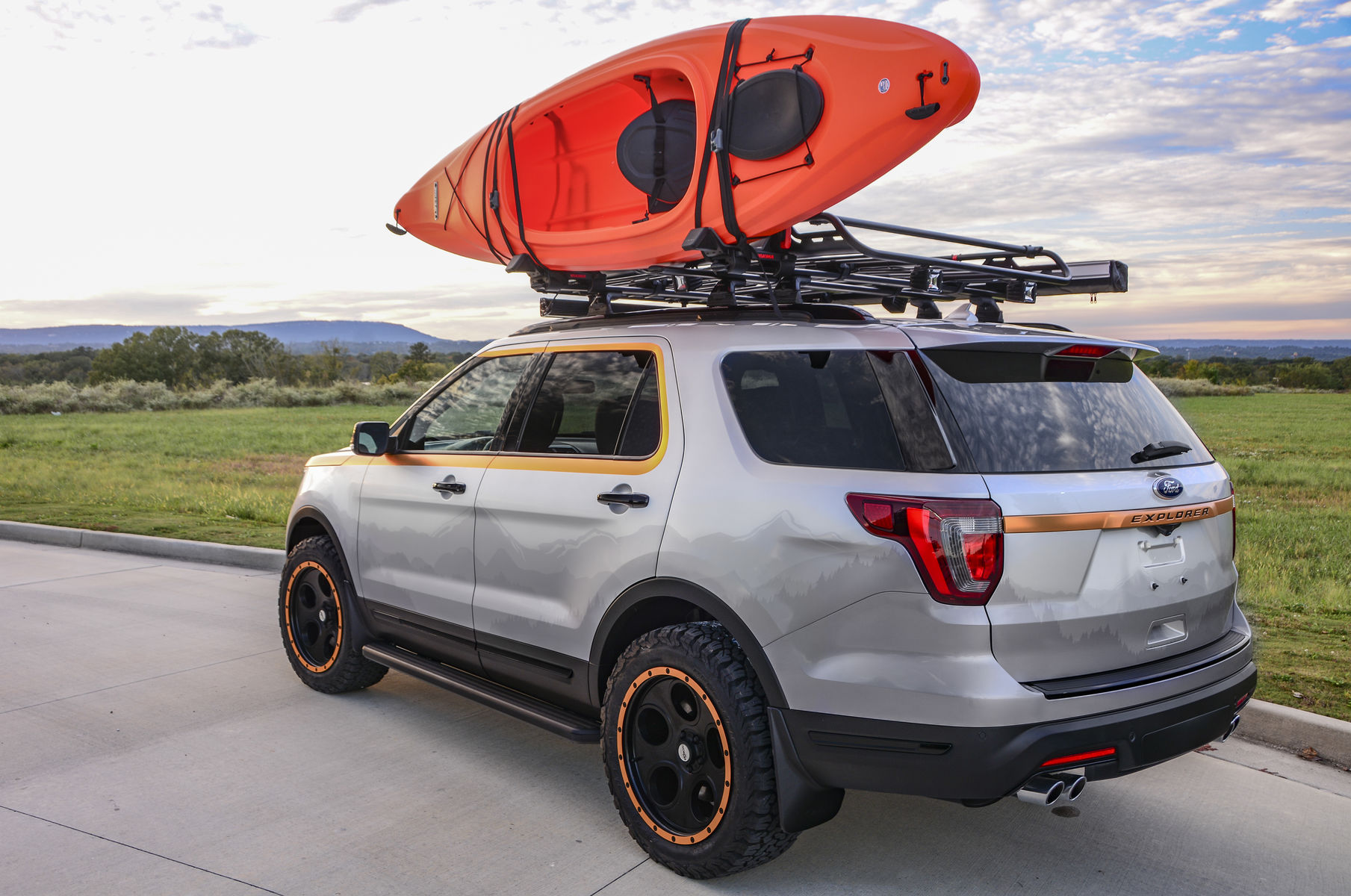2018 Ford Explorer Sport | 2018 Ford Explorer Sport 4WD by Austin Hatcher Foundation - Side Profile FordSEMA