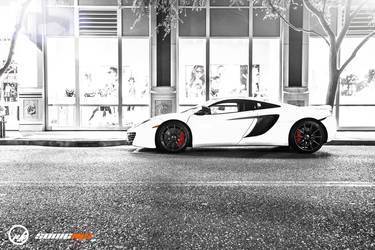 White McLaren MP4-12C 