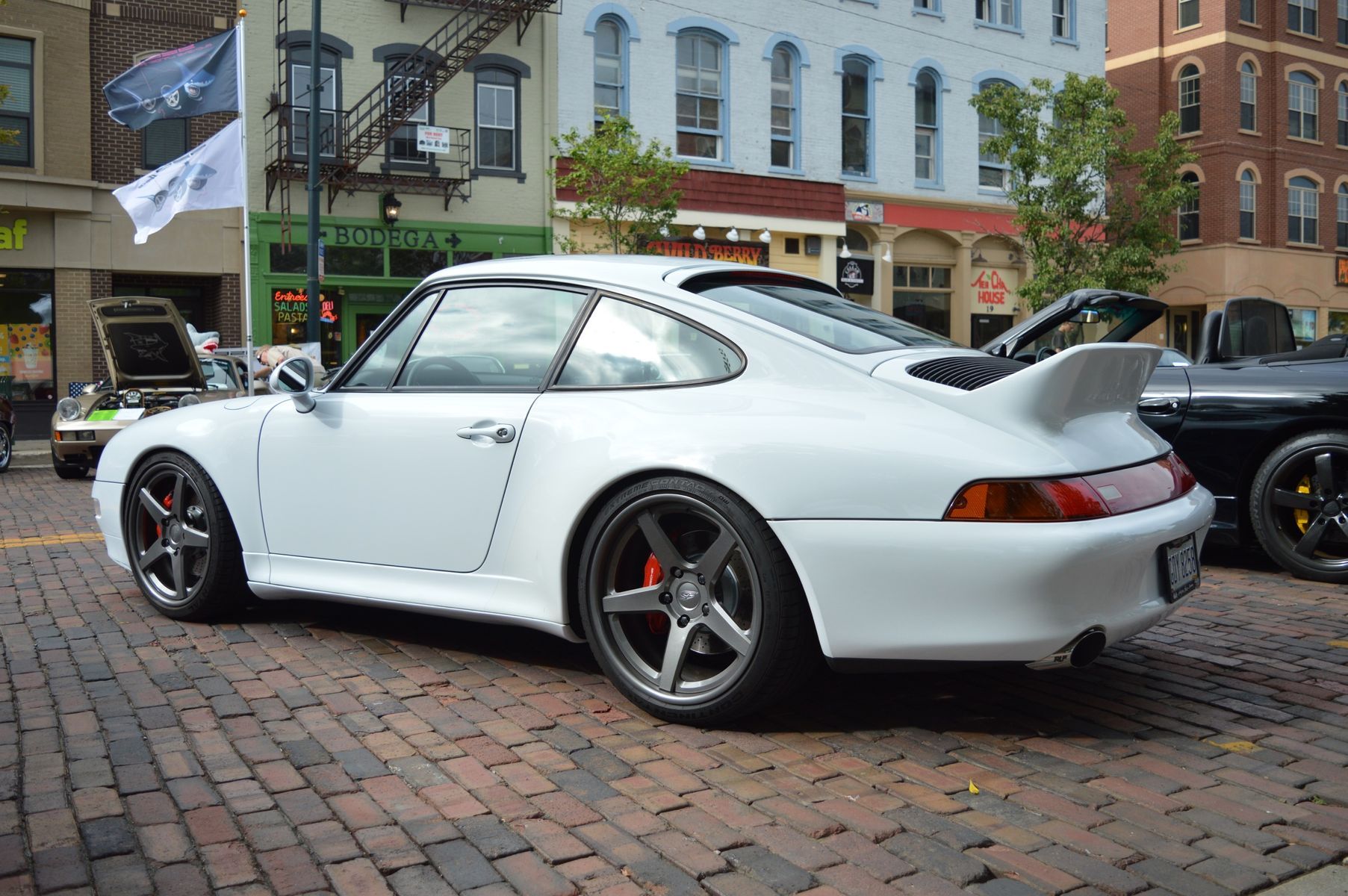 1997 Porsche 911 | Mark Francis Wins Red Brick Award at the 2016 Red Brick Reunion with His Porsche 993 C4S on Forgeline CF3C Wheels