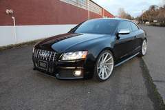 2010 Audi S5 featuring 20" VOSSEN CVT's 