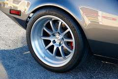 Marty Quadland's 1972 DeTomaso Pantera on Forgeline ZX3 Wheels