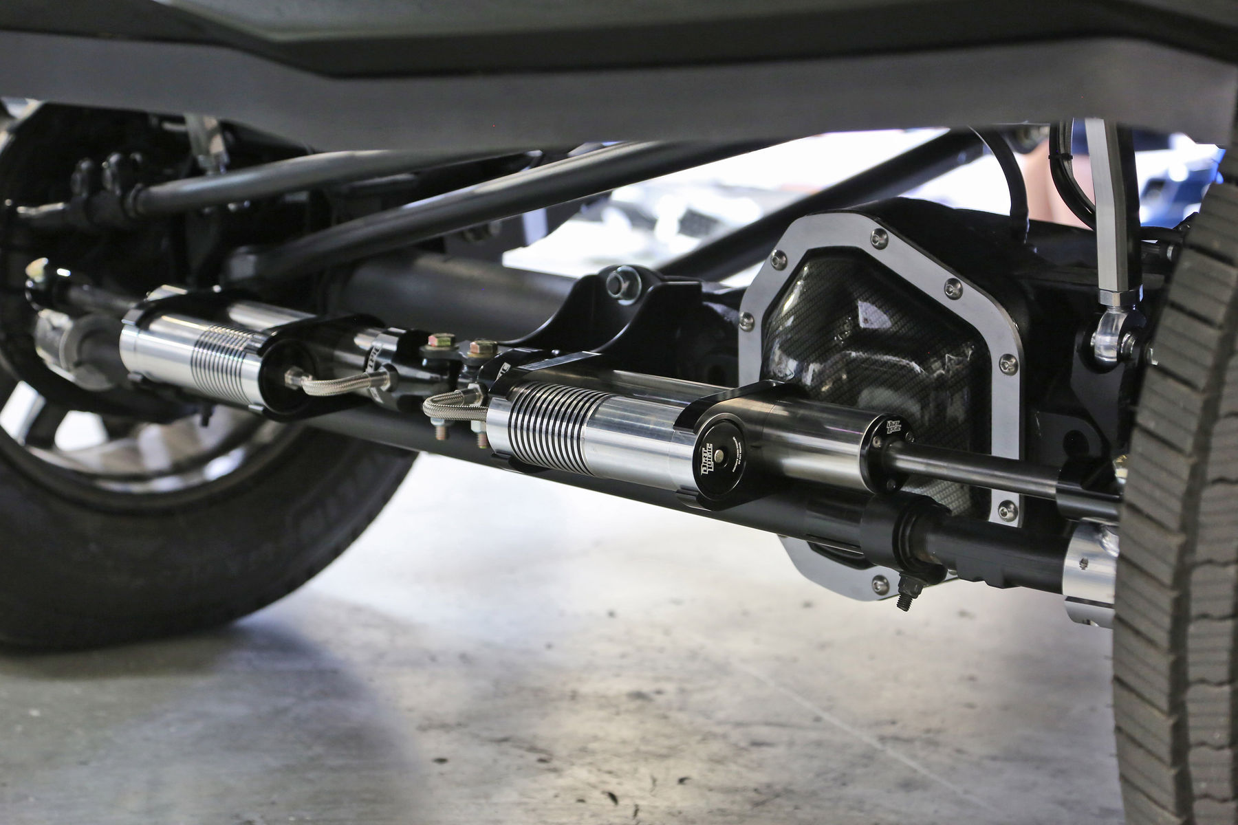 2017 Ford F-250 | 2017 Ford F250 Super Duty 4x4 Lariat Crew Cab “Shockzilla” by Fabtech - Suspension Underbelly