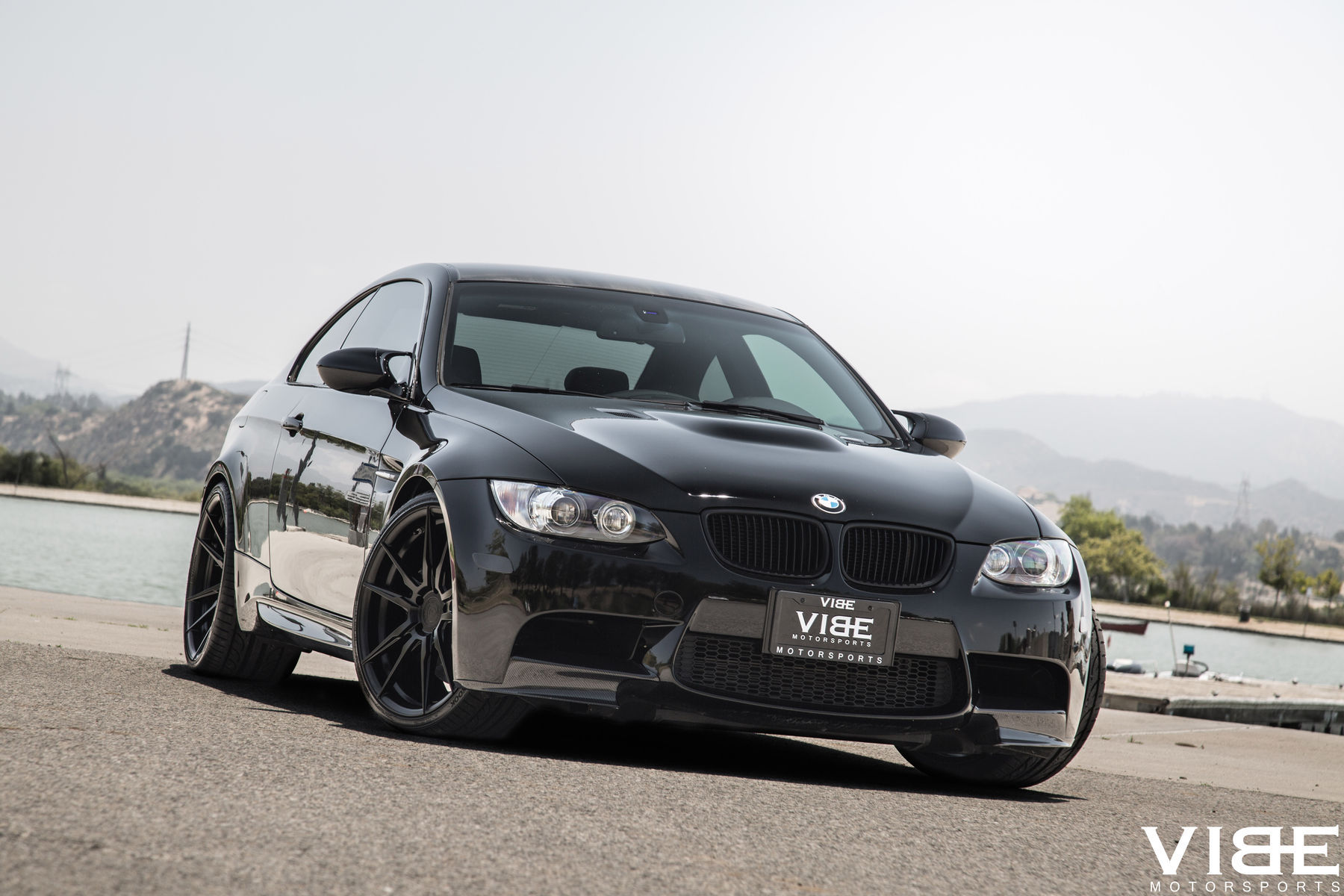 2012 BMW M3 | '12 E92 M3 on Rohana 20's - Front View