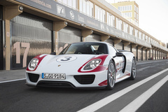'15 Porsche 918 Spyder Weissach Package