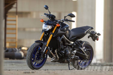 2014 Yamaha  | BEST MIDDLEWEIGHT STREETBIKE: Yamaha FZ-09
