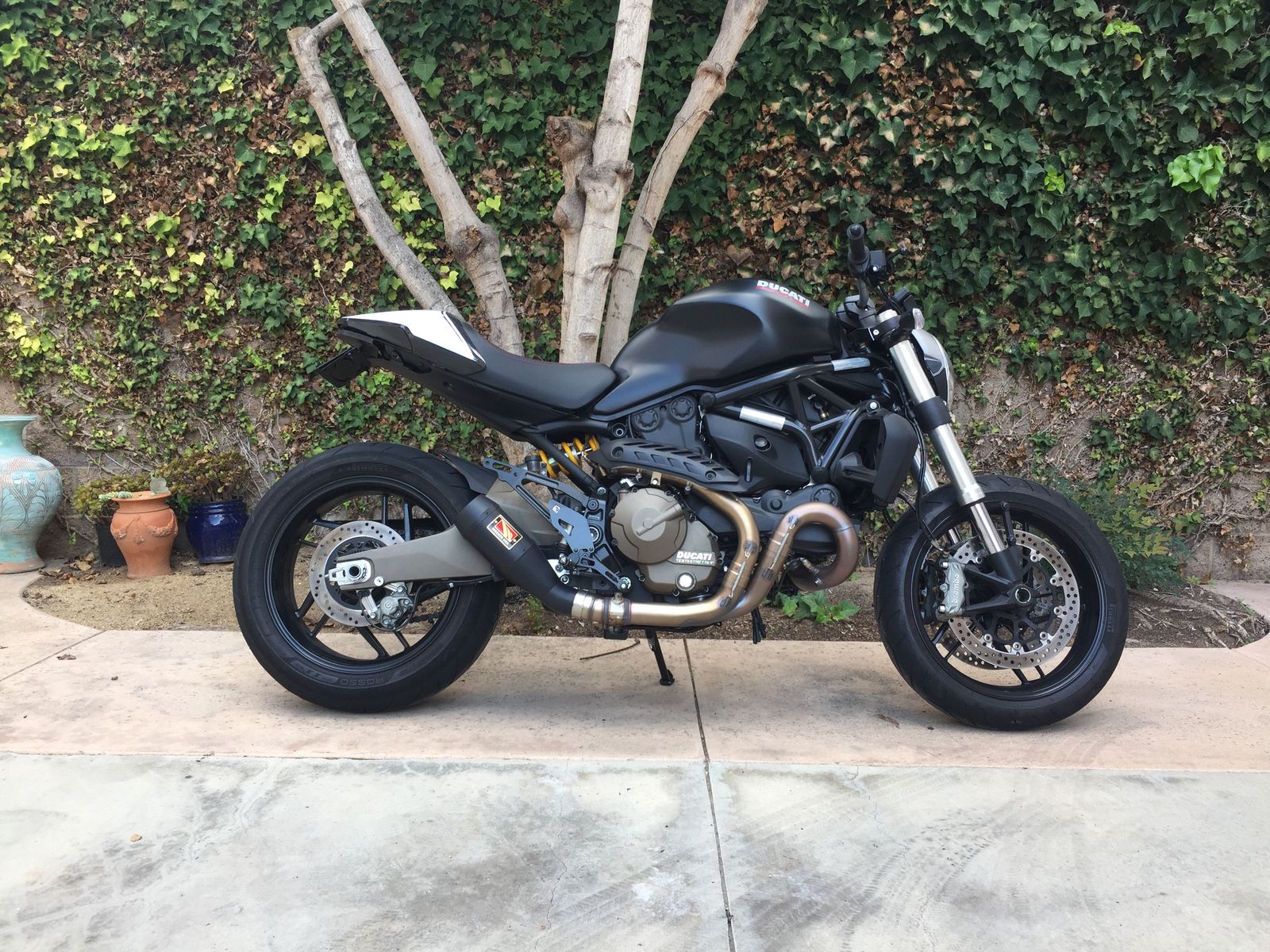 2016 Ducati MONSTER 821 DARK | Ducati 821 cafe racer