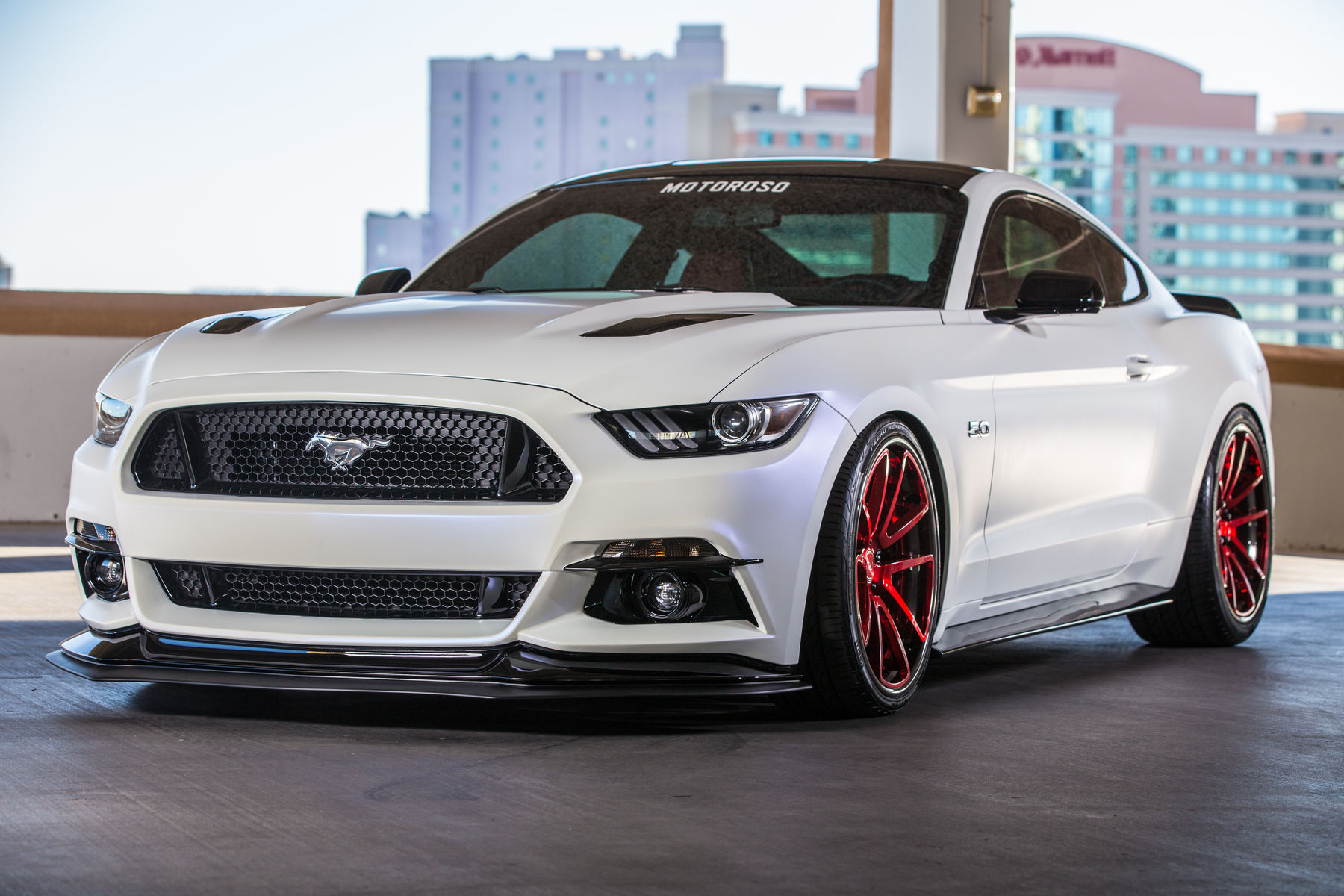 2015 Ford Mustang | 2015 Motoroso Ford Mustang Front