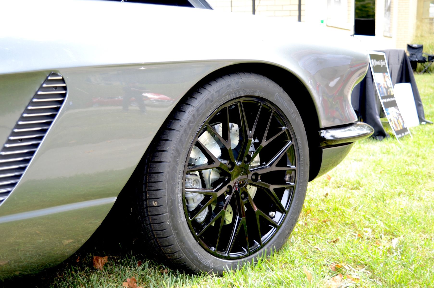 1962 Chevrolet Corvette | Joe Duckro’s 1962 Chevrolet Corvette on Forgeline One Piece Forged Monoblock ZH1 Wheels