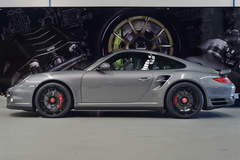 Porsche 997.2 Turbo on Forgeline Fluch-Loc Conversion and Center Locking GA3R Wheels