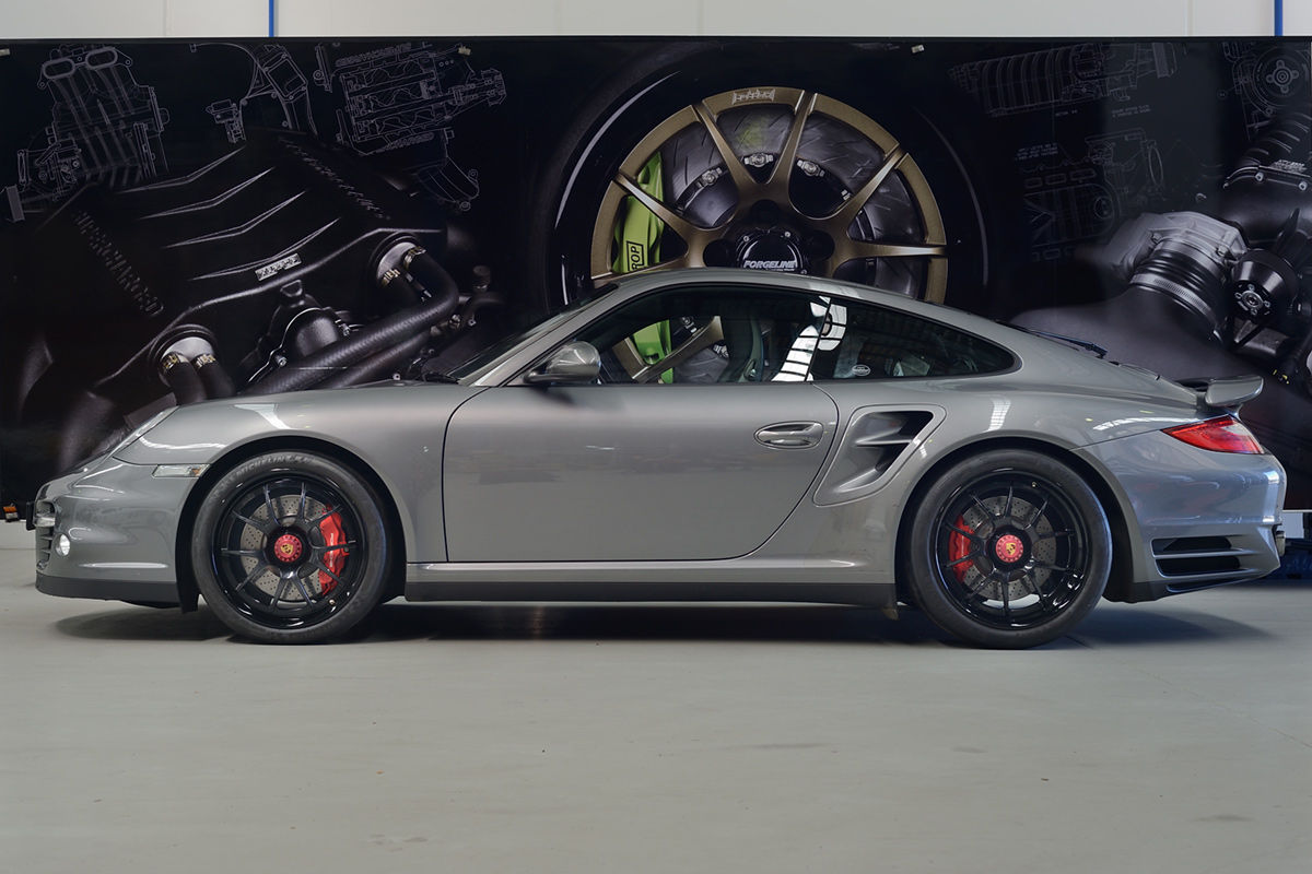 2016 Porsche 997 | Porsche 997.2 Turbo on Forgeline Fluch-Loc Conversion and Center Locking GA3R Wheels