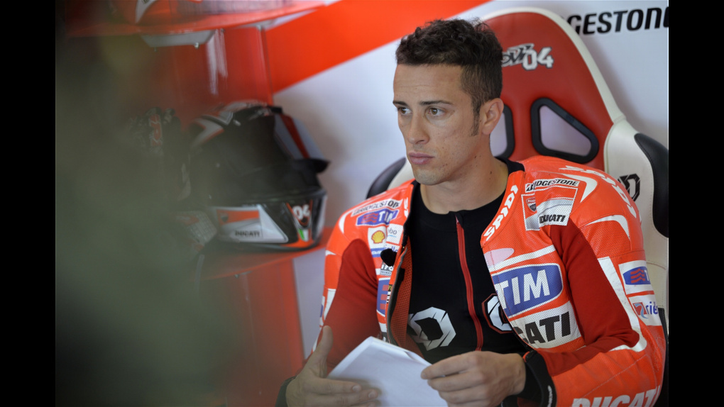 2013 Ducati  | 2013 MotoGP - Brno - Dovi in the garage