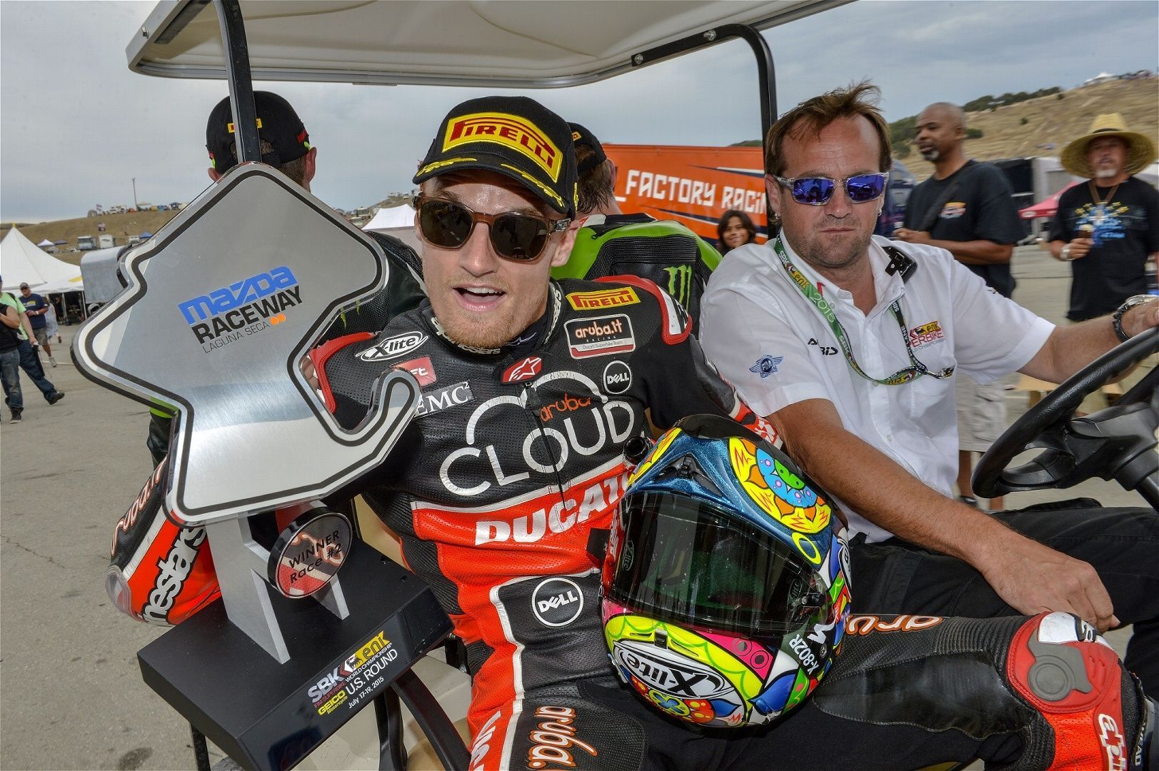 2015 Ducati Panigale R | Chaz dominates at Laguna