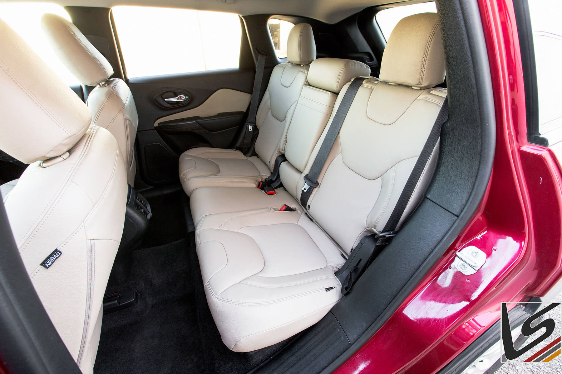 2015 Jeep Cherokee | 2015 Jeep Cherokee Interior By LeatherSeats.com