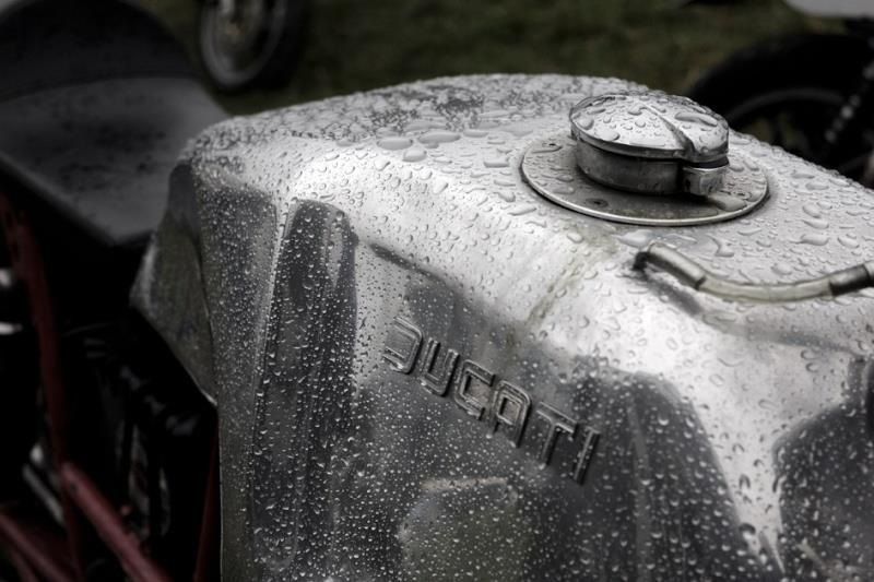  Ducati  | Duck In The Rain
