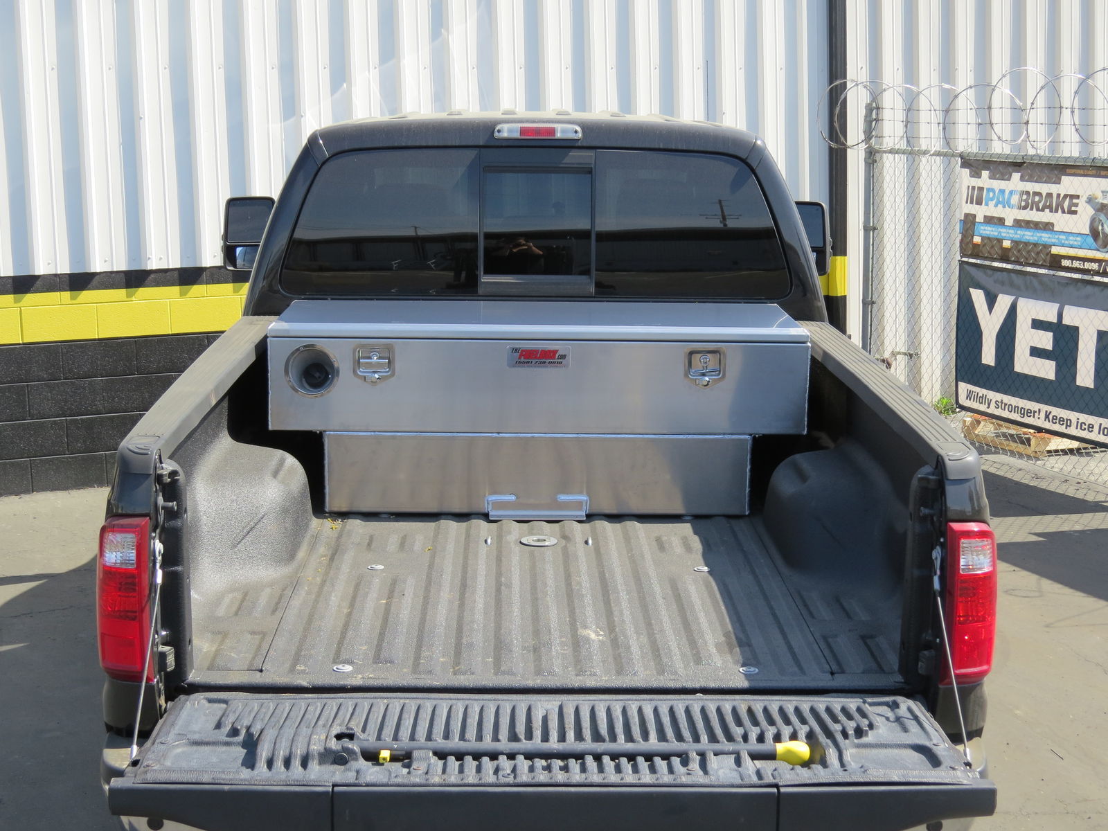  Ford F-250 Super Duty | Ford Superduty with Fuelbox combo FTC45