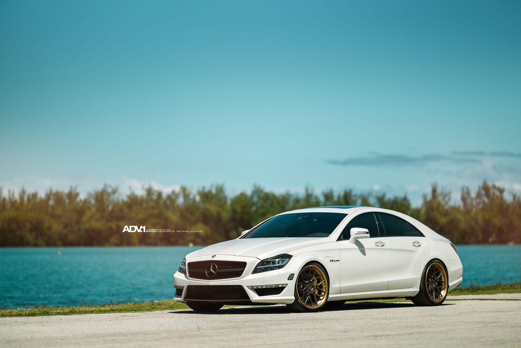 Мерседес CLS 63 AMG белый