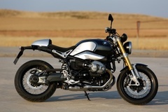 R Nine T