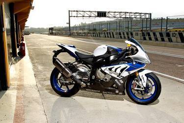 2014 BMW S1000RR | HP4 - Trackdays will never be the same again