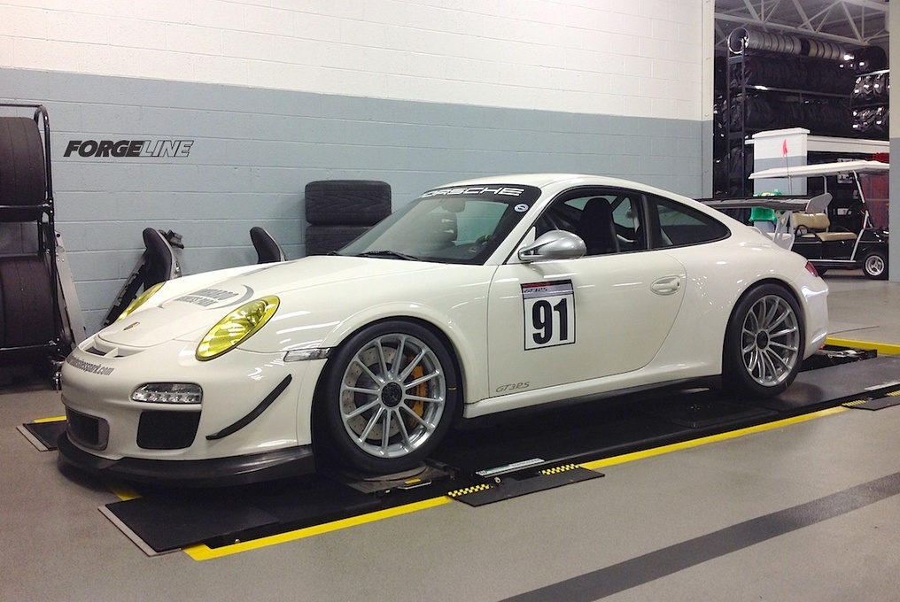 2010 Porsche 911 | Joe Lombardo's Porsche 997.2 GT3 RS on Forgeline One Piece Forged Monoblock GT1 Wheels