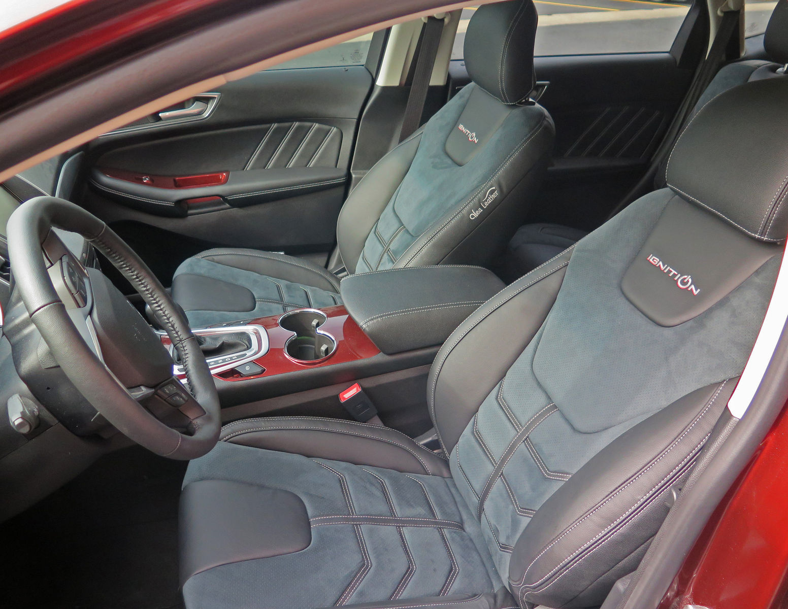 2015 Webasto Ford Edge Interior