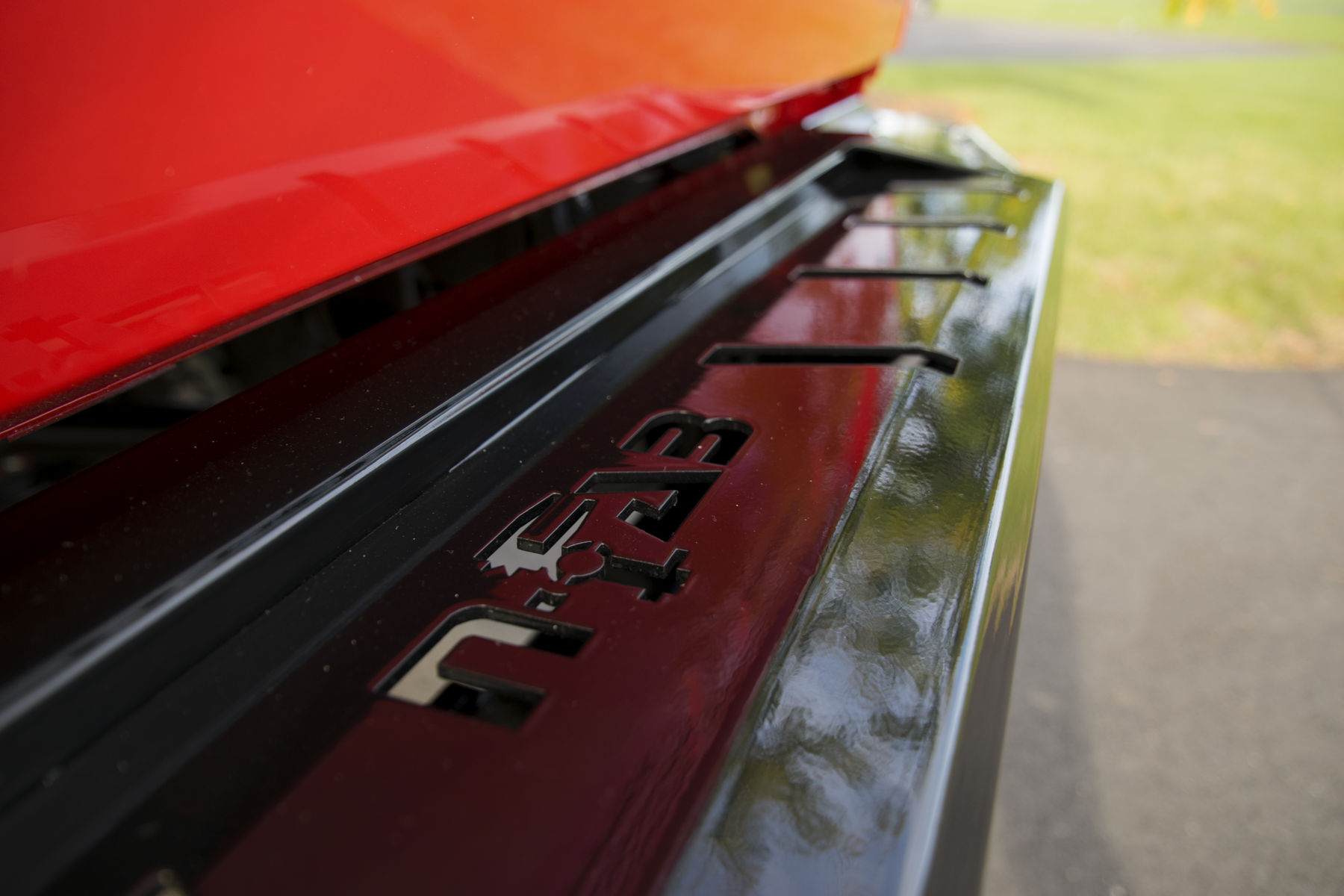 2018 Ford F-150 | 2018 Ford F-150 4x4 XLT SuperCrew by A.R.E. Accessories - N-fab FordSEMA