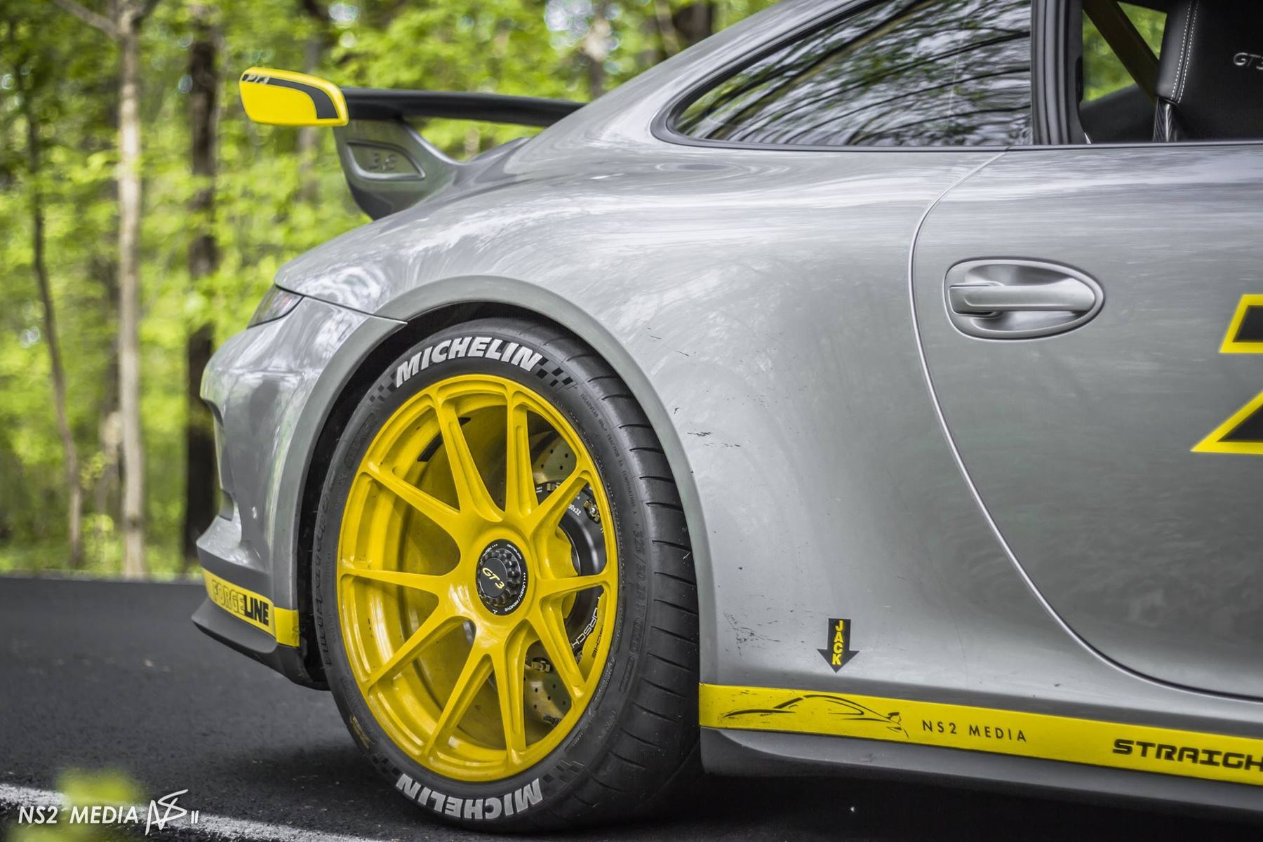 2016 Porsche 911 | Phil T's Porsche 991 GT3 With PCCB Ceramic Brakes on 19-inch Forgeline One Piece Forged Monoblock GA1R Centerlock Wheels