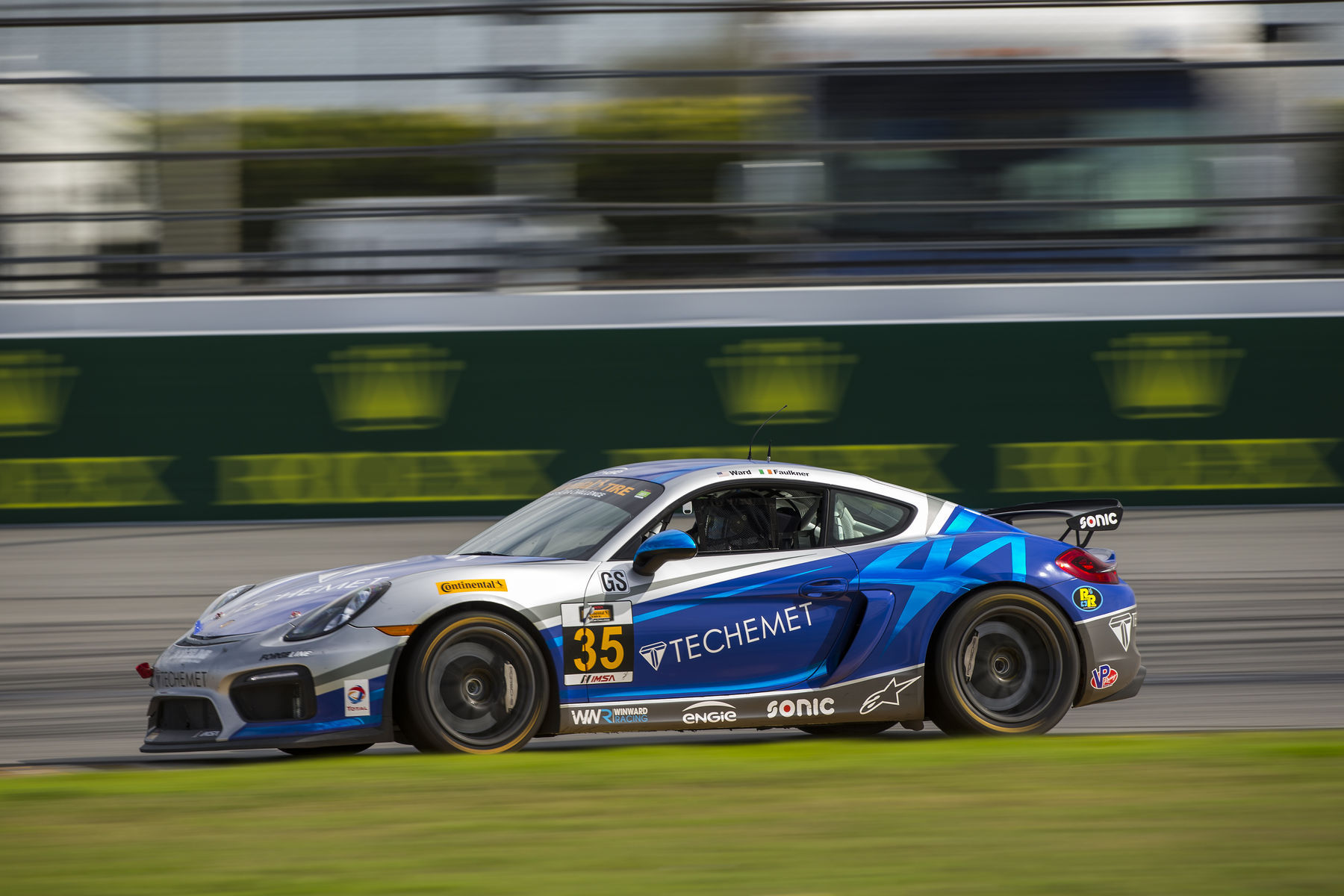 2017 Porsche Cayman | Forgeline-Equipped Porsche Caymans Dominate IMSA CTSC 2017 Season Opener at Daytona