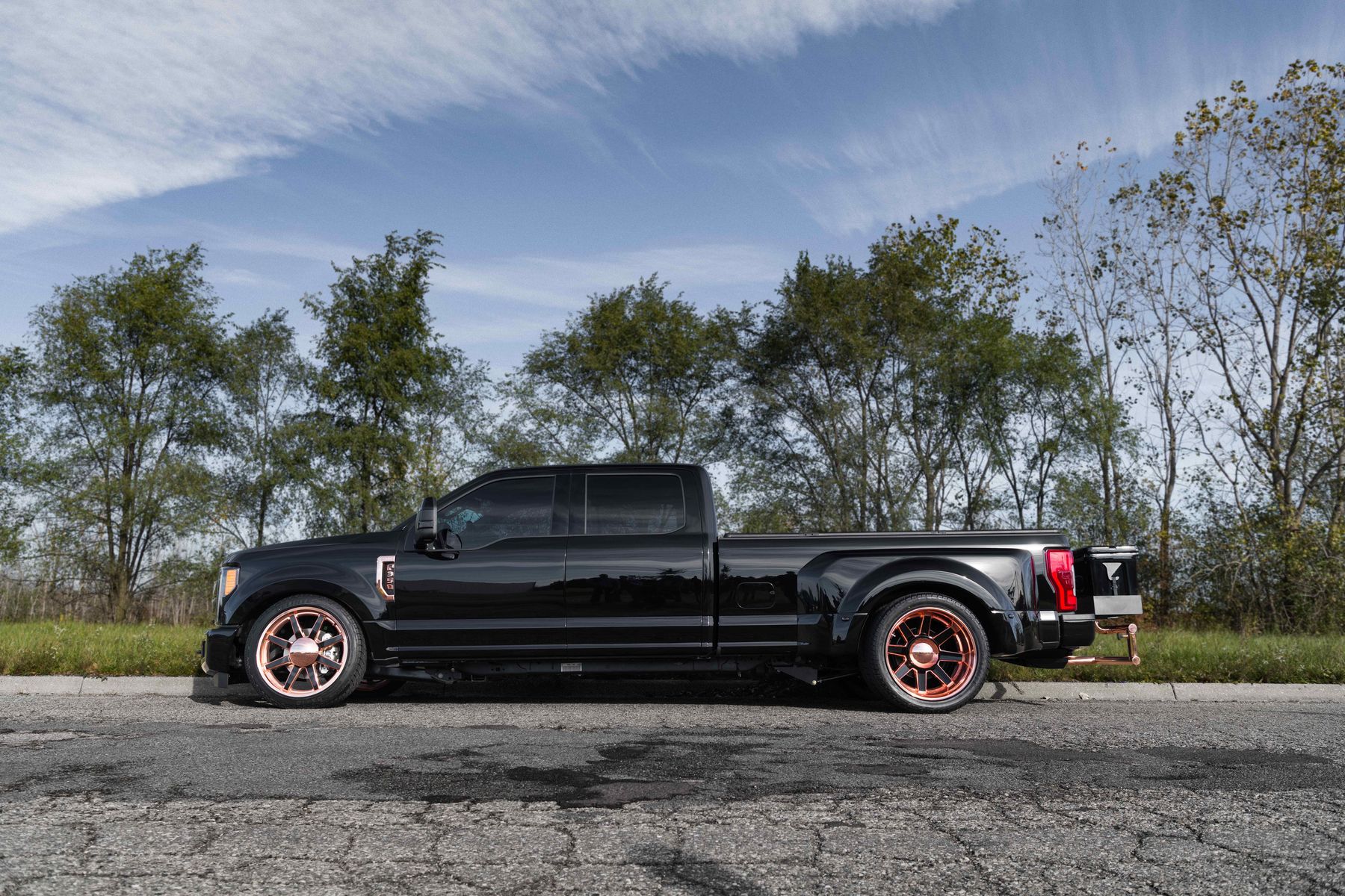 2019 Ford F-350 | 2019 Ford F-350 Lariat DRW Crew Cab 4X2 by Extang Truck Bed Covers - Side Profile FordSEMA