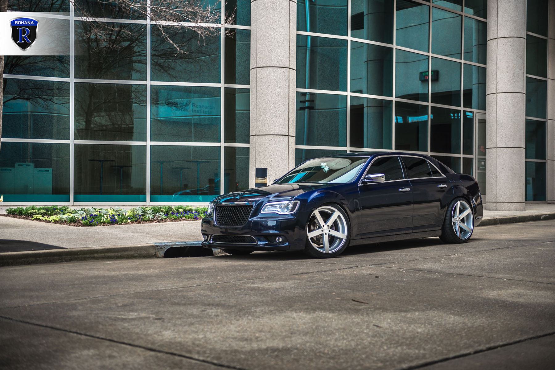 2016 Chrysler 300 | Chrysler 300 - Side Stance