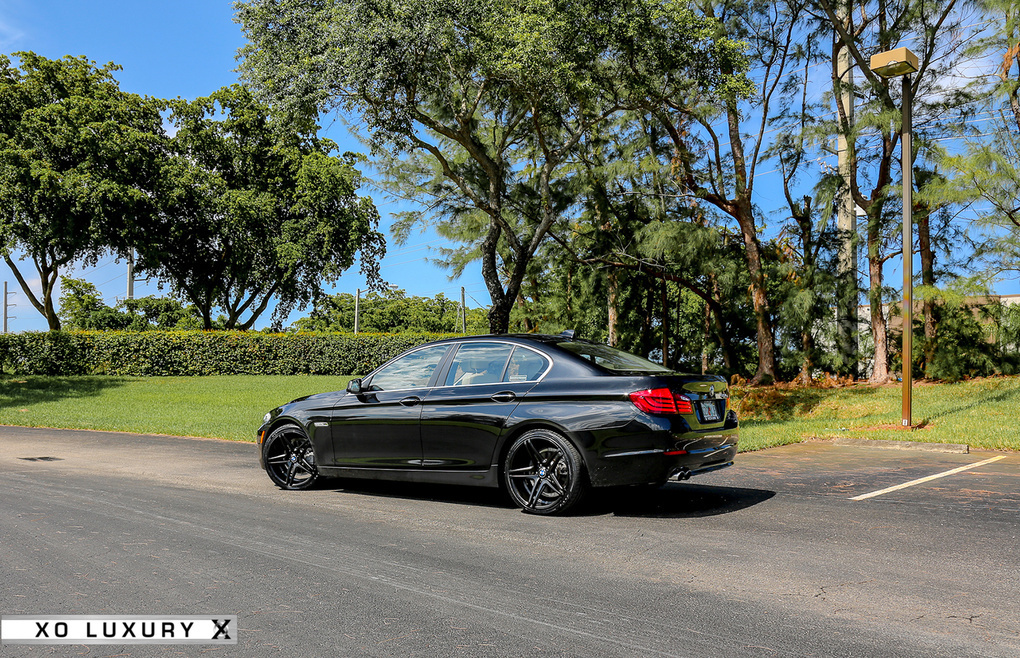 2012 BMW 5 Series | '12 BMW 528i on XO Caracas