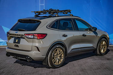 2020 Ford Escape | 2020 Ford Escape SEL AWD “Urban” Escape By LGE-CTS Motorsports -  Rear 3/4