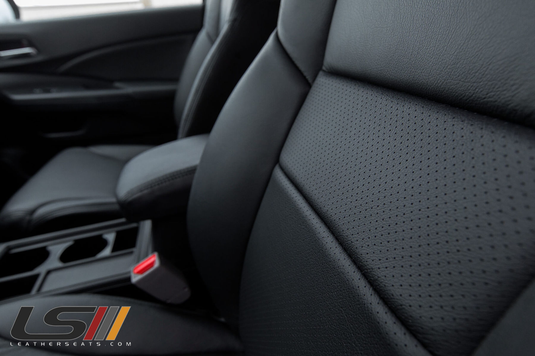 2015 Honda CR-V | 2015 Honda CR-V Interior By LeatherSeats.com