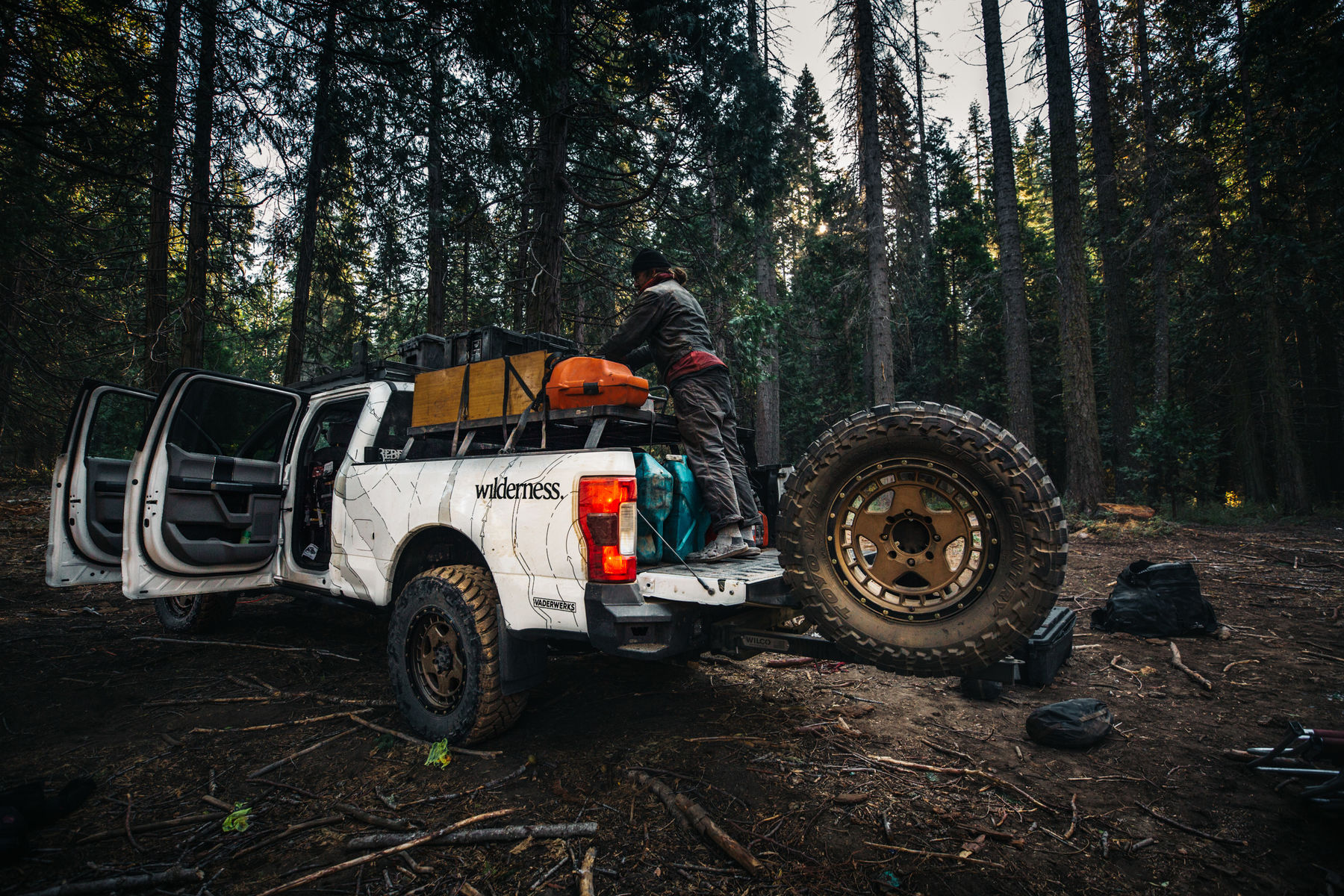 2019 Ford F-250 | 2019 Ford F-250 XLT SRW by Wilderness Collective - Unloading Cargo FordSEMA