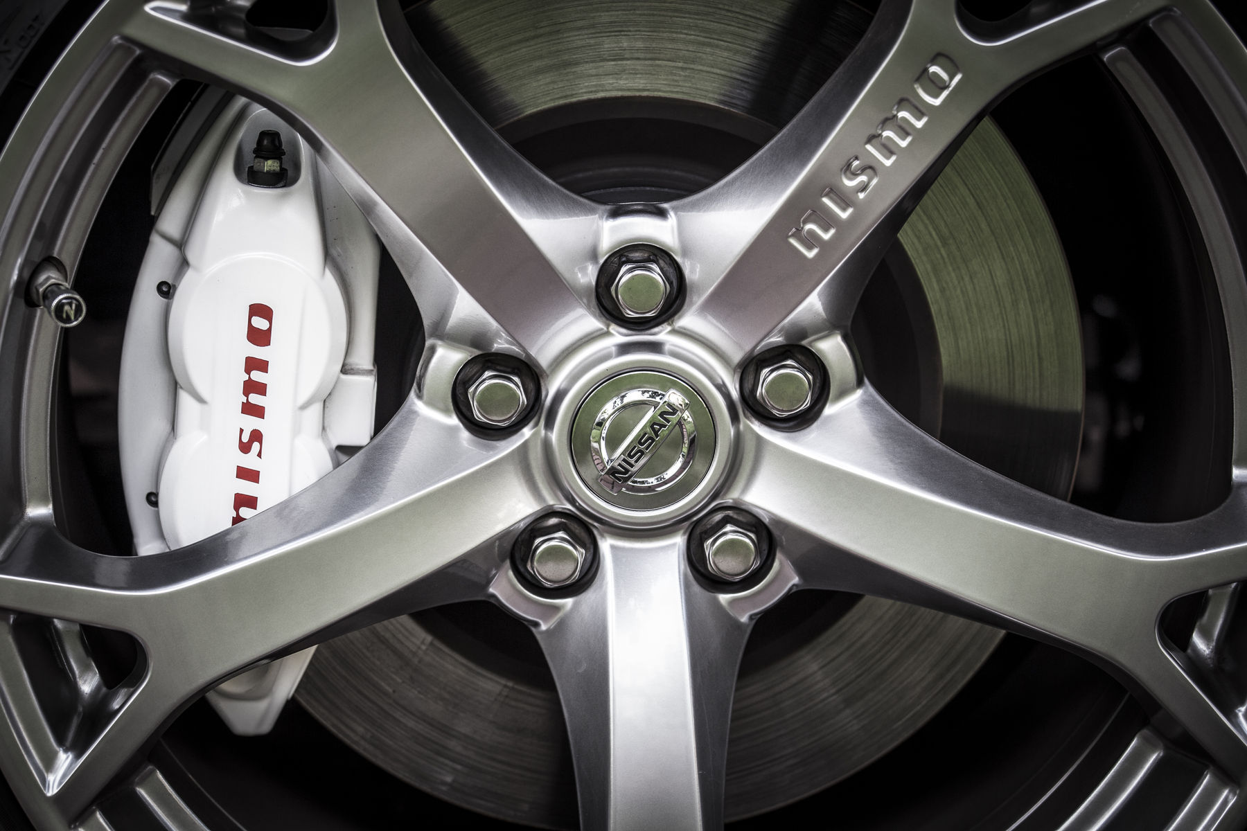 2012 Nissan 370Z | Wheel close-up