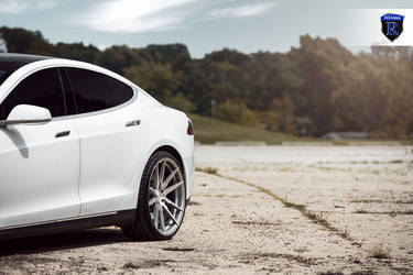 Tesla Model s P85