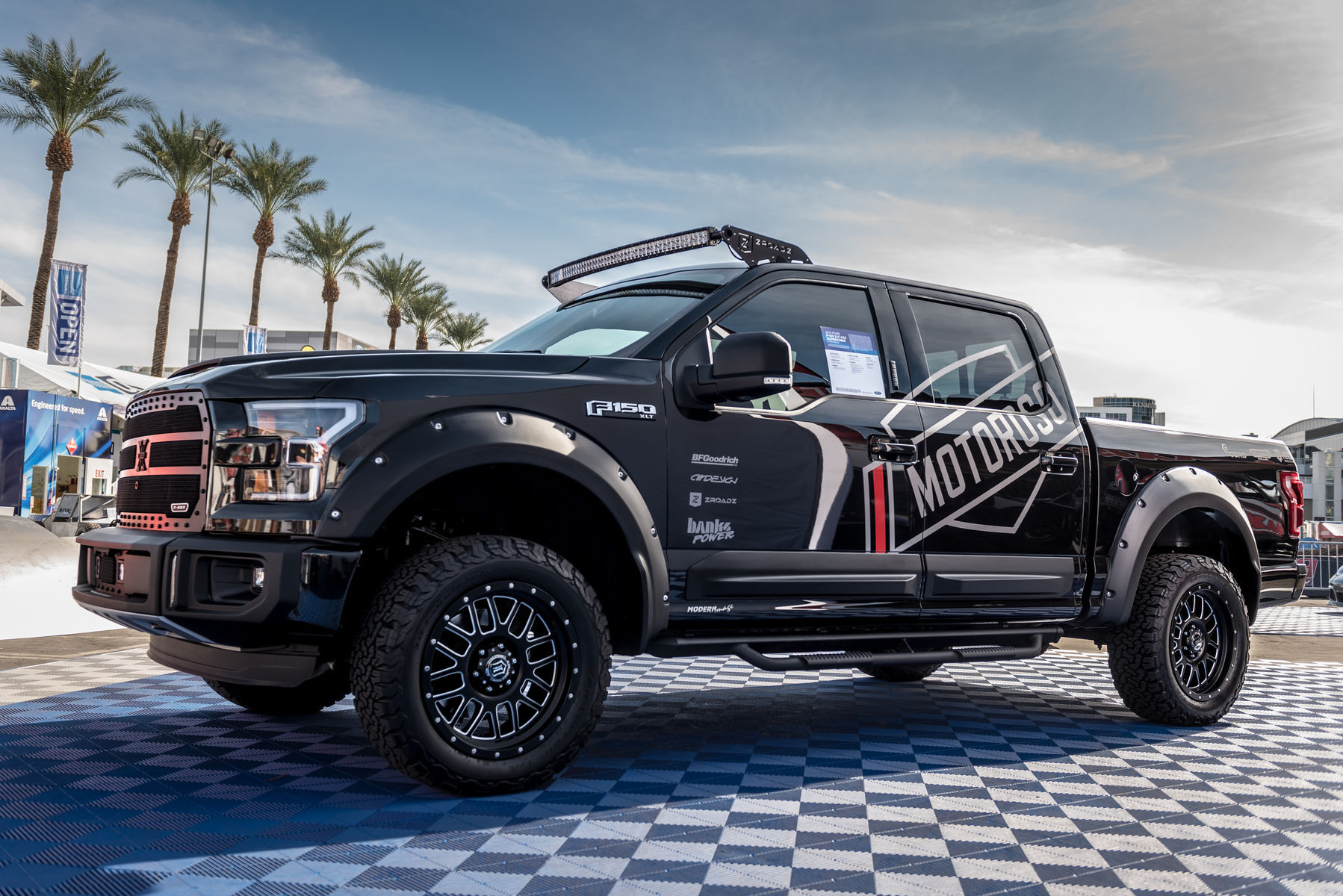 2015 Ford F-150 | Motoroso F-150 - SEMA Ford Out Front