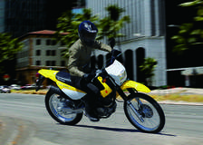 2015 DR200S