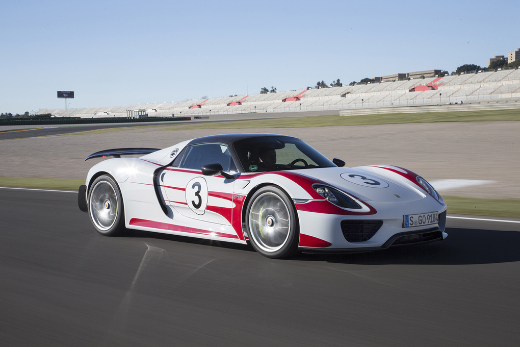 2015 Porsche 918 Spyder | '15 Porsche 918 Spyder Weissach Package