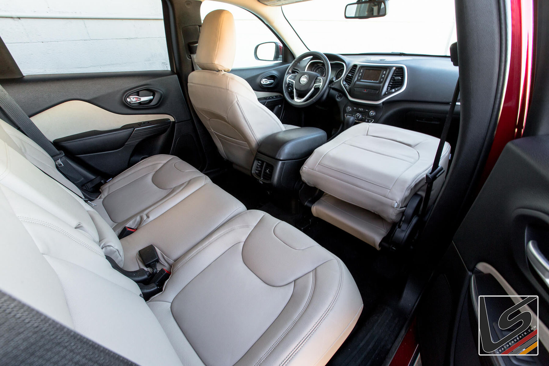 2015 Jeep Cherokee | 2015 Jeep Cherokee Interior By LeatherSeats.com