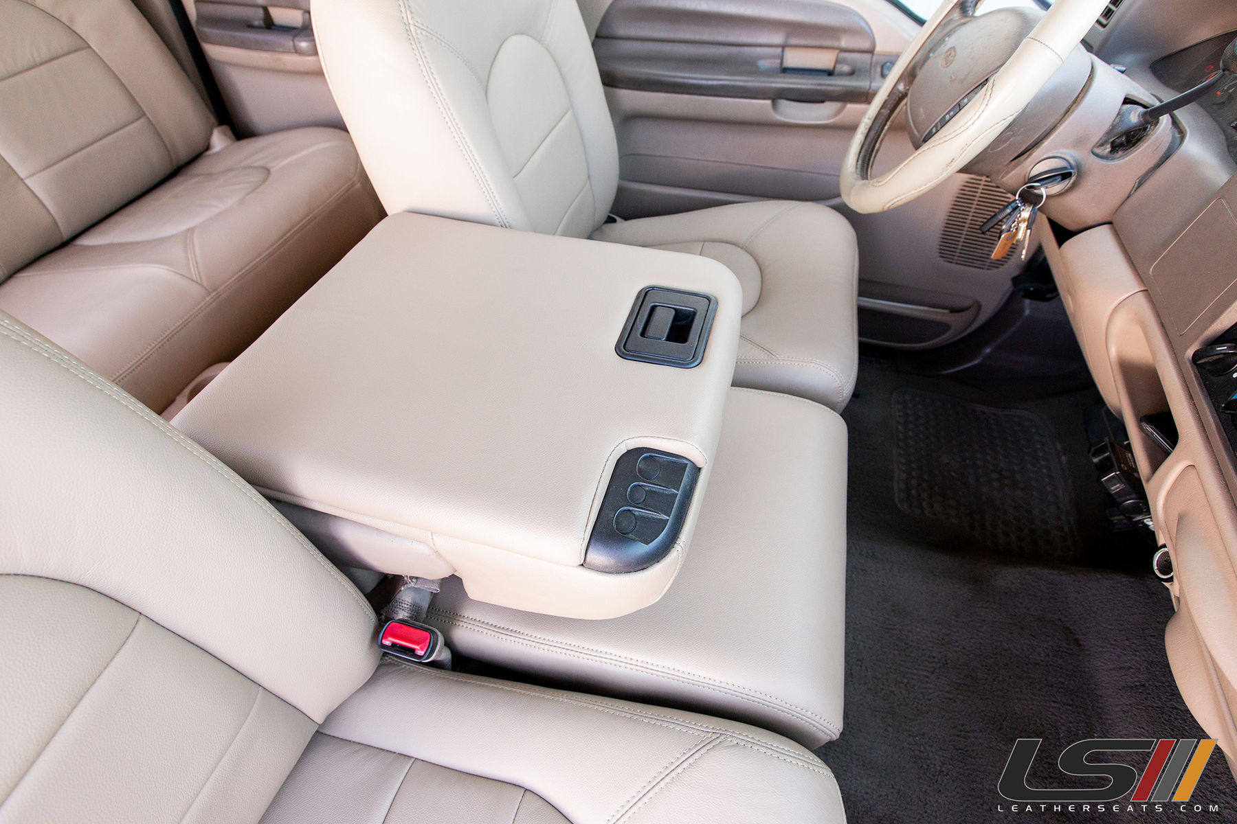 1999 Ford F-250 | 1999 Ford F250 Interior By LeatherSeats.com